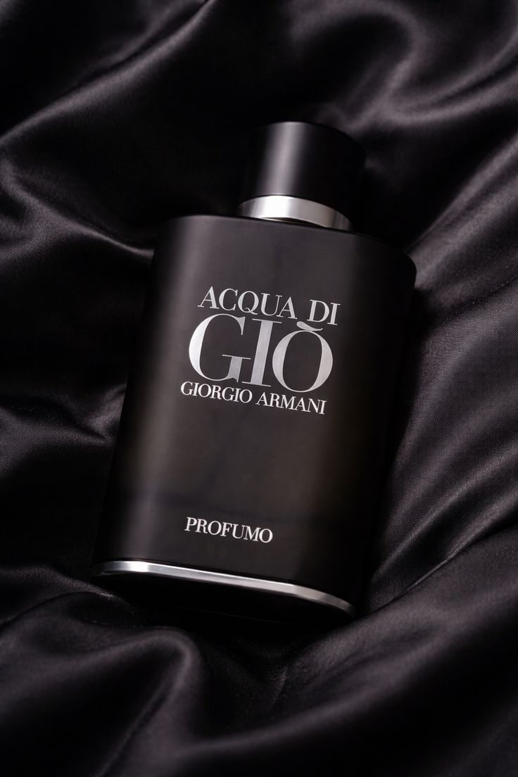 Close-up of Giorgio Armani Acqua di Gio Profumo Eau de Parfum 100ml perfume bottle
